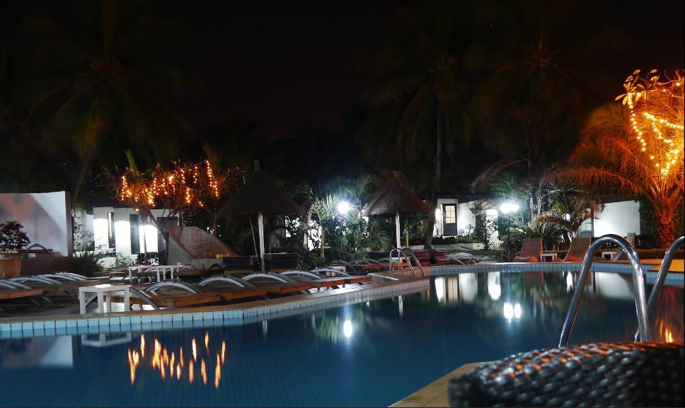 Bakotu Hotel Exterior foto